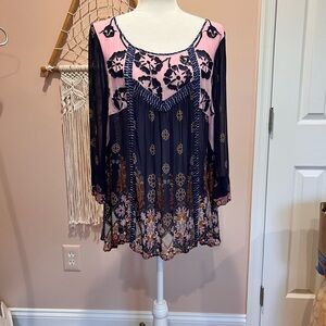 Floreat Multicolored Bell Sleeve Graphic Tunic